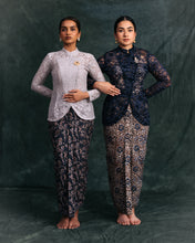 Load image into Gallery viewer, Lace janggan kebaya top in grey