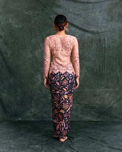 Lace kebaya top in rose