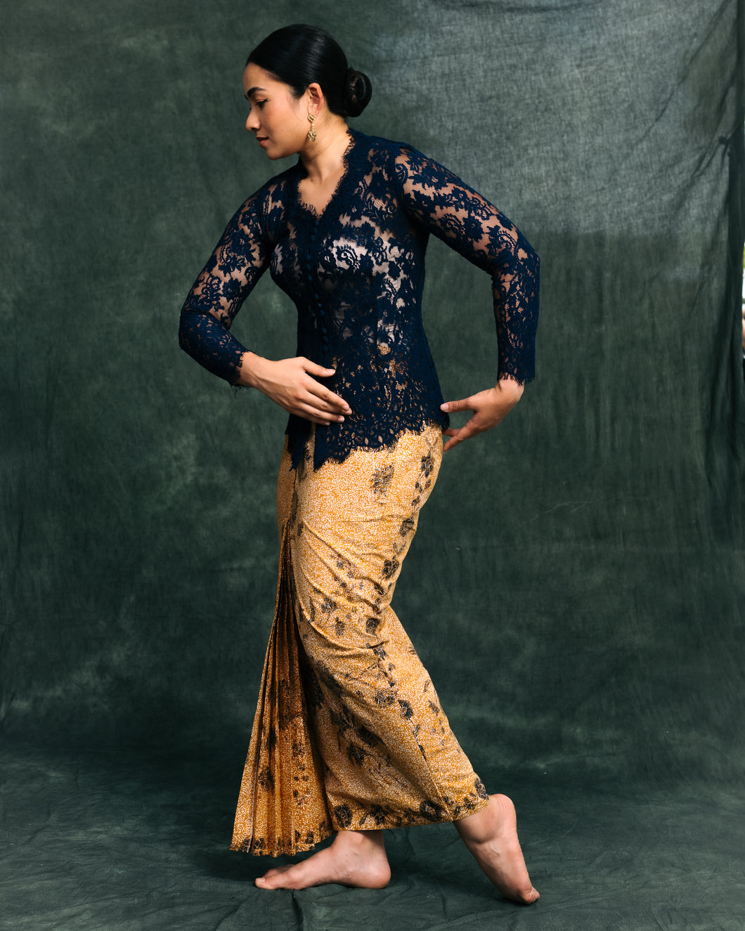 Lace kebaya top in navy