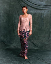 Load image into Gallery viewer, Lace kebaya top in rose