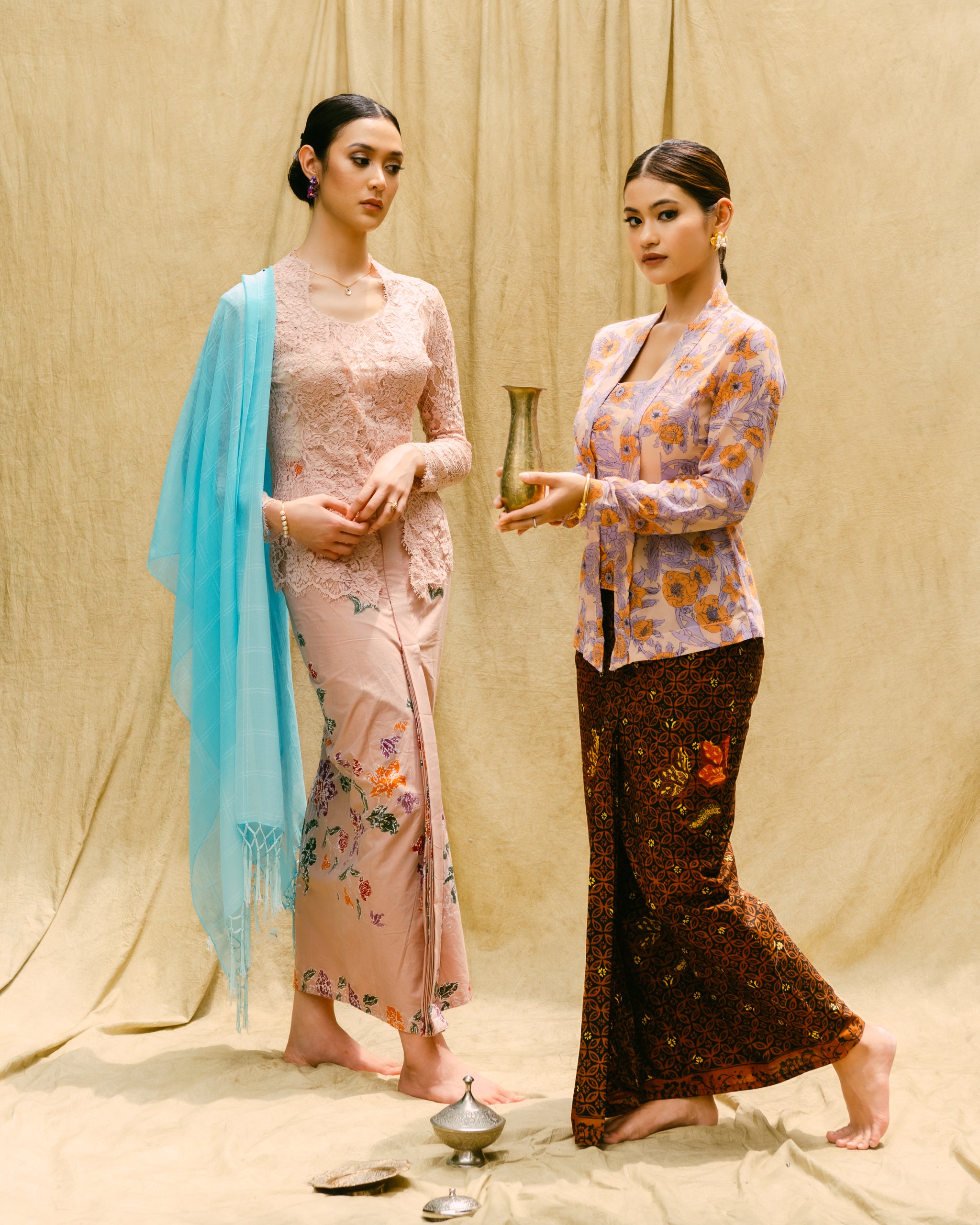 Lace Kebaya – B A T I K A